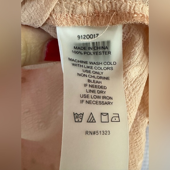 Vince Camuto Sheer Textured V Neck Pullover Blouse- Sz Small - Picture 4 of 10